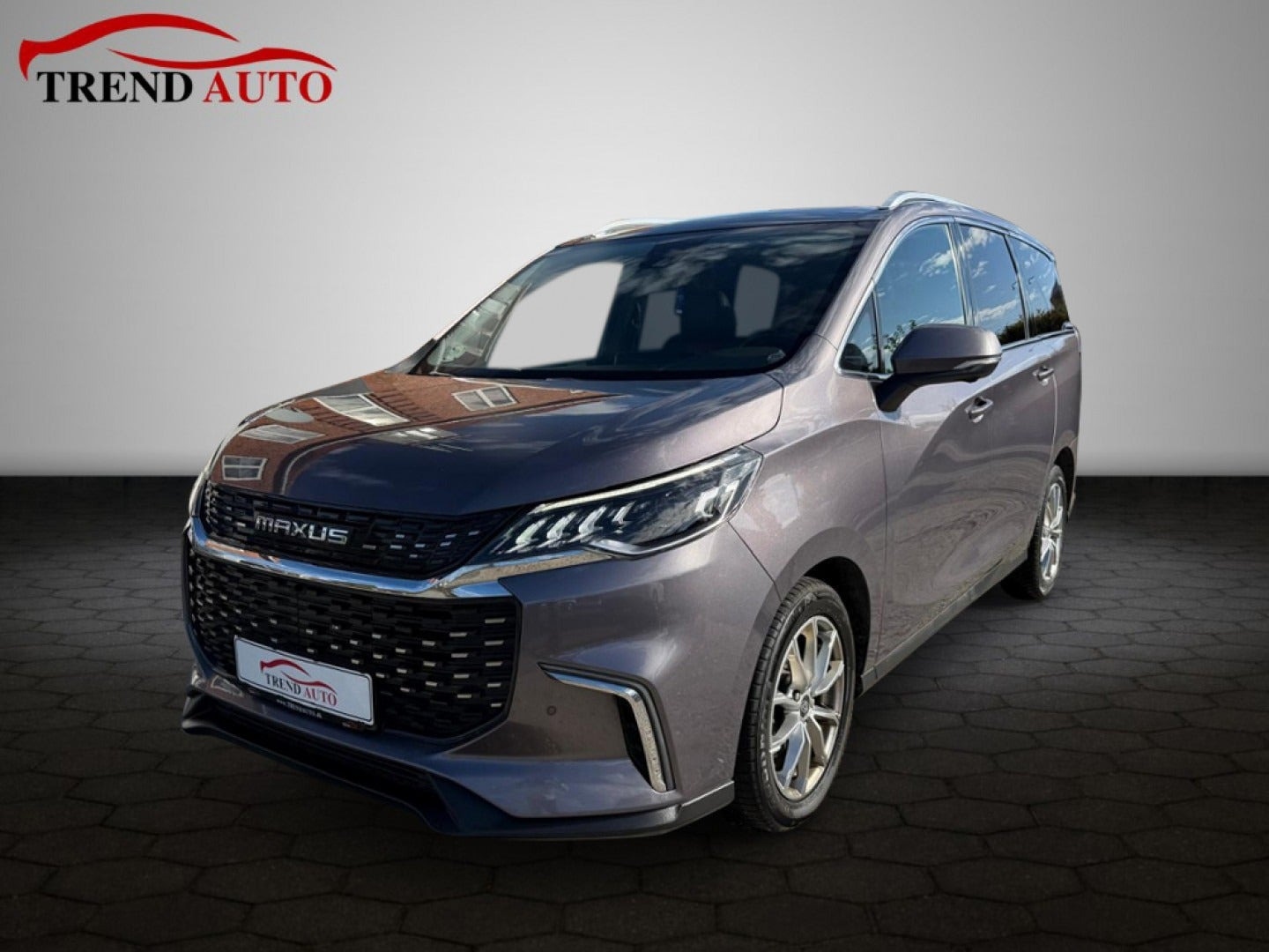Maxus Euniq5 52 Exclusive 7prs