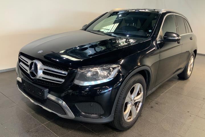 Sort Mercedes GLC220 d fra 2017 set udefra