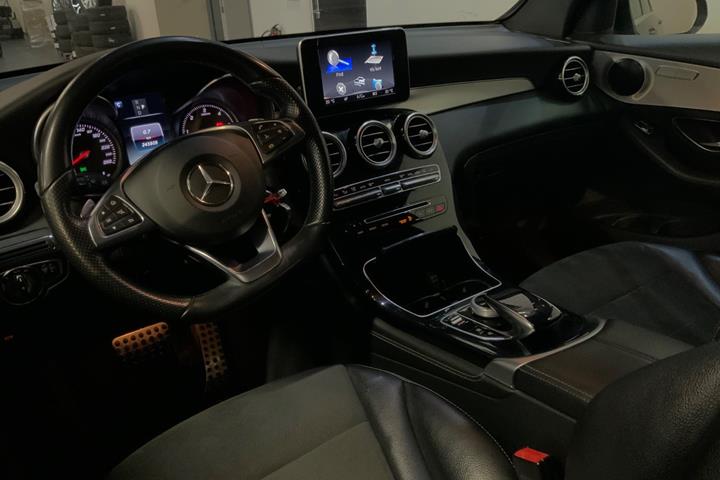 Sort Mercedes GLC220 d fra 2017