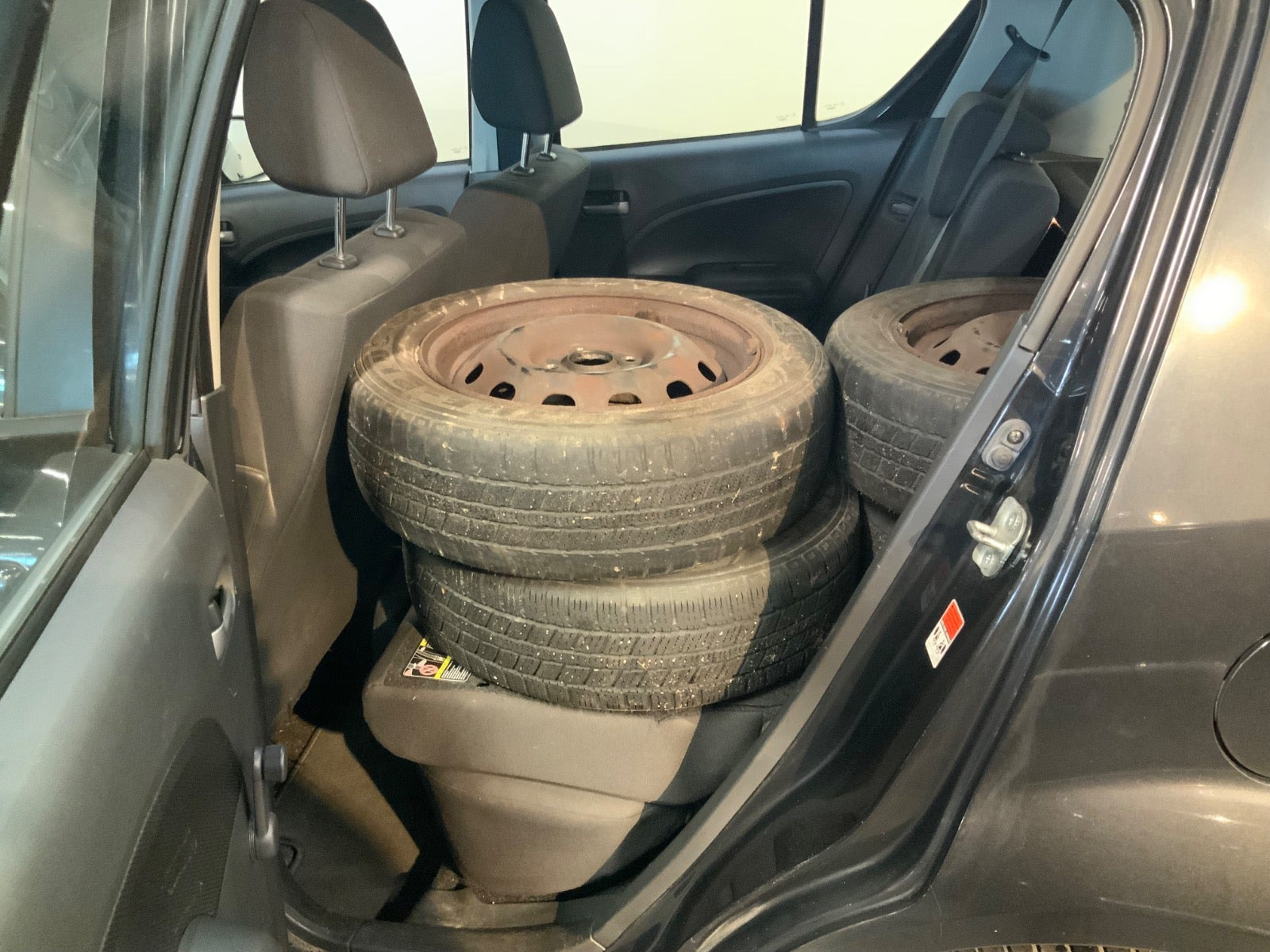 Grå Opel Agila fra 2010