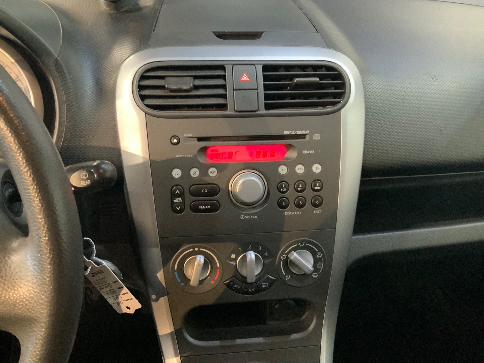 Grå Opel Agila fra 2010
