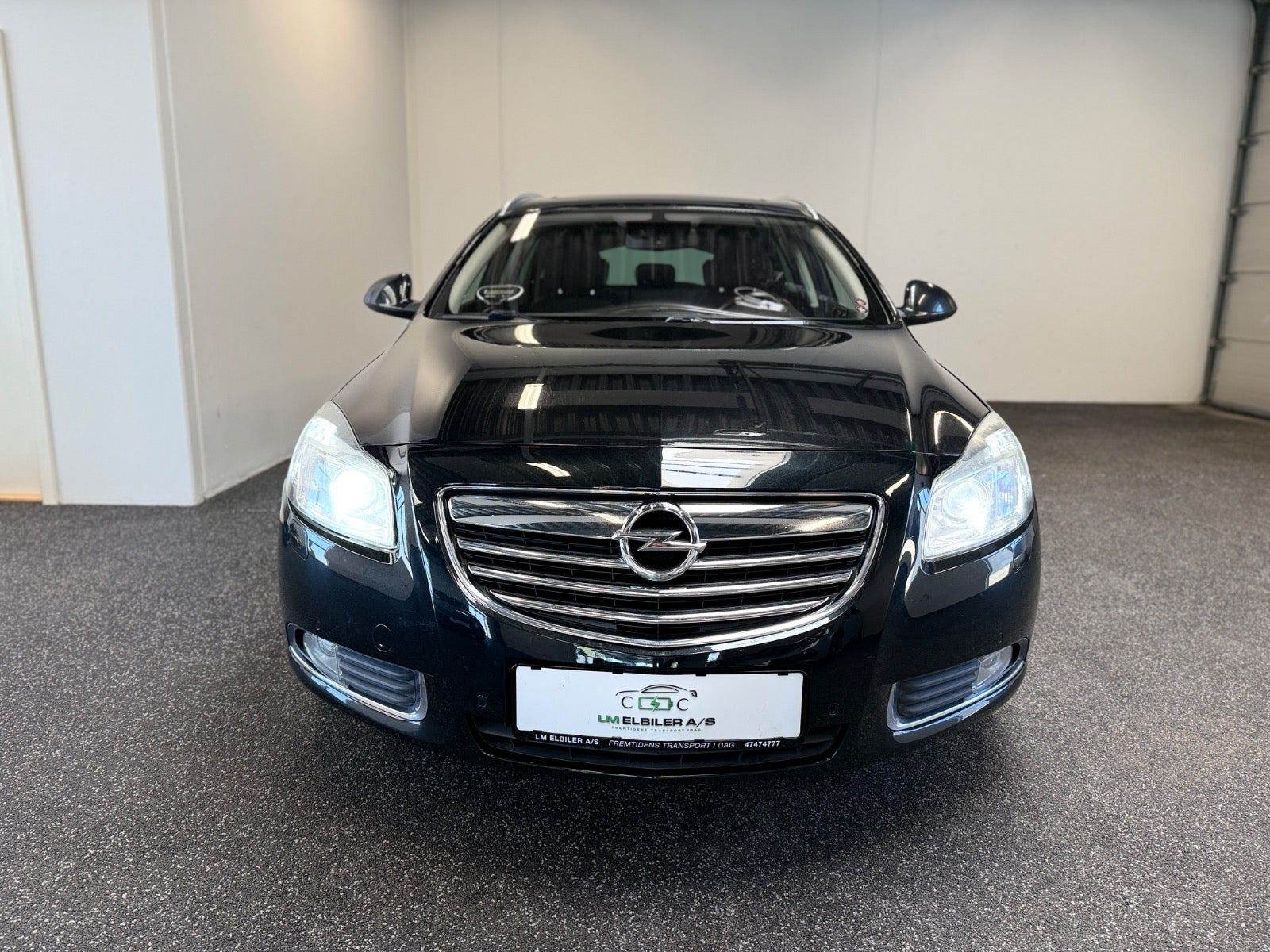 Sort Opel Insignia fra 2010