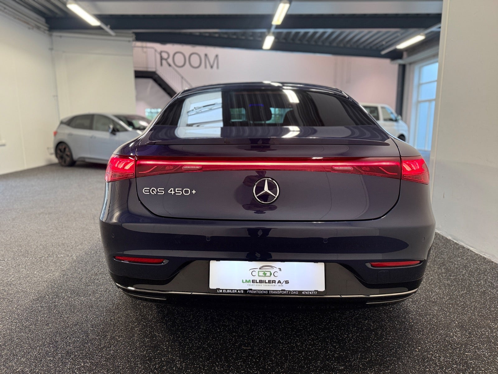 Blå Mercedes EQS450+ fra 2022