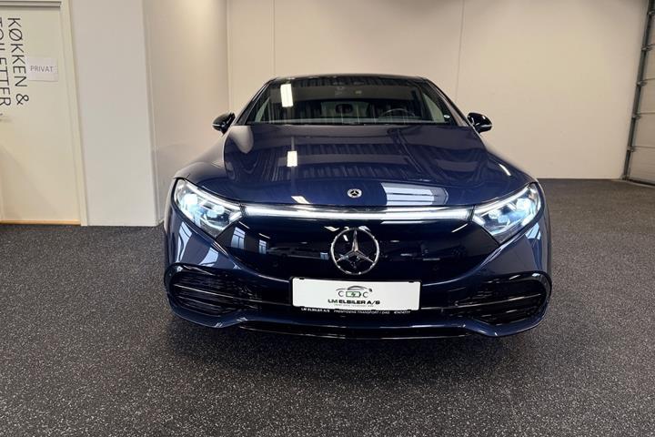 Blå Mercedes EQS450+ fra 2022