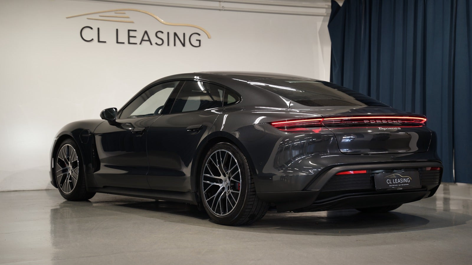Sort Porsche Taycan 4S fra 2025