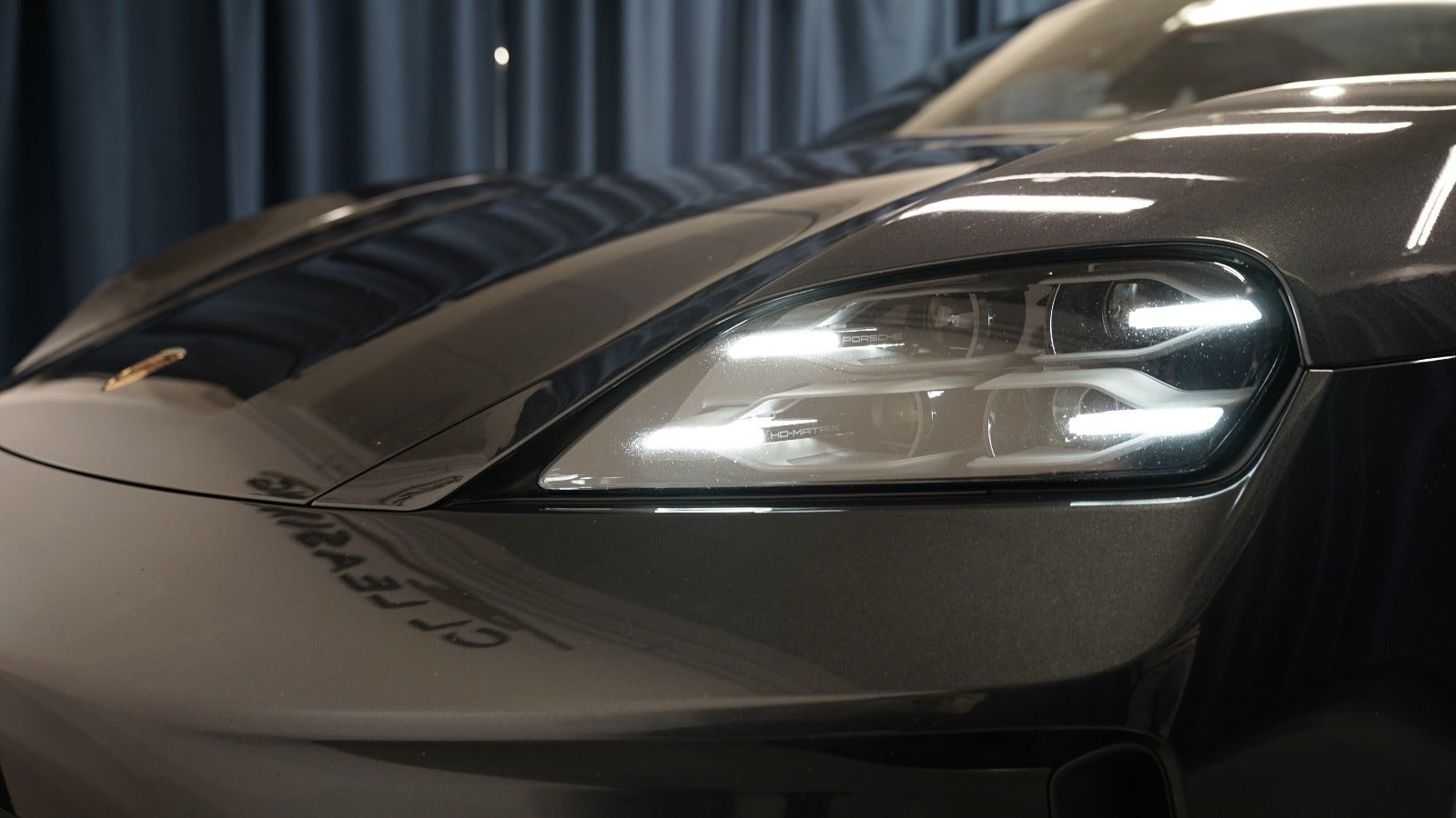 Sort Porsche Taycan 4S fra 2025