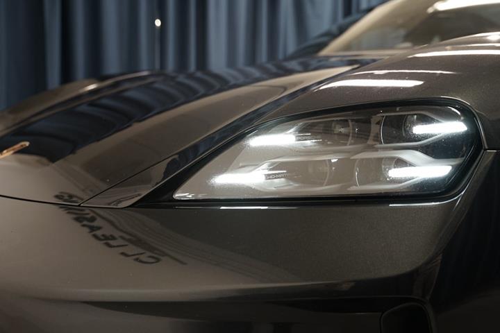 Sort Porsche Taycan 4S fra 2025