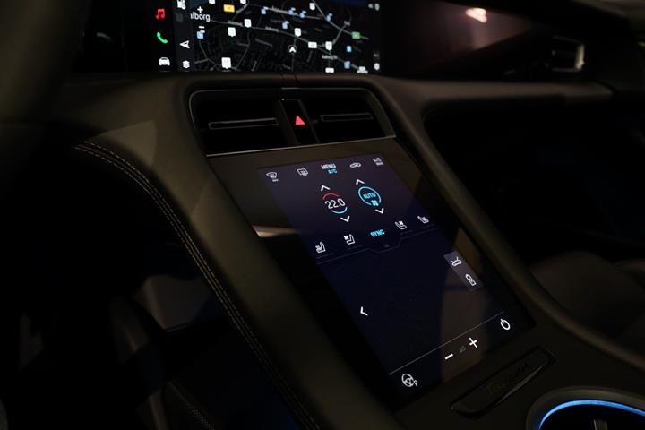 Sort Porsche Taycan 4S fra 2025