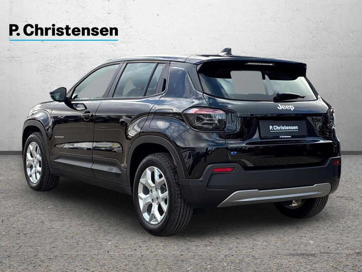 Sort Jeep Avenger fra 2025