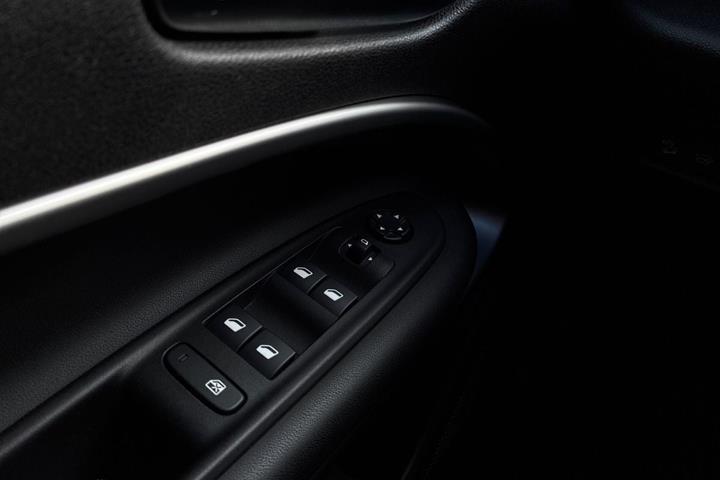 Sort Jeep Avenger fra 2025
