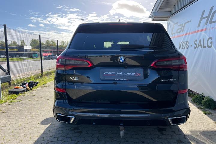 Sort BMW X5 fra 2020