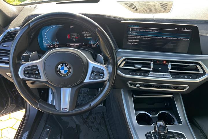 Sort BMW X5 fra 2020