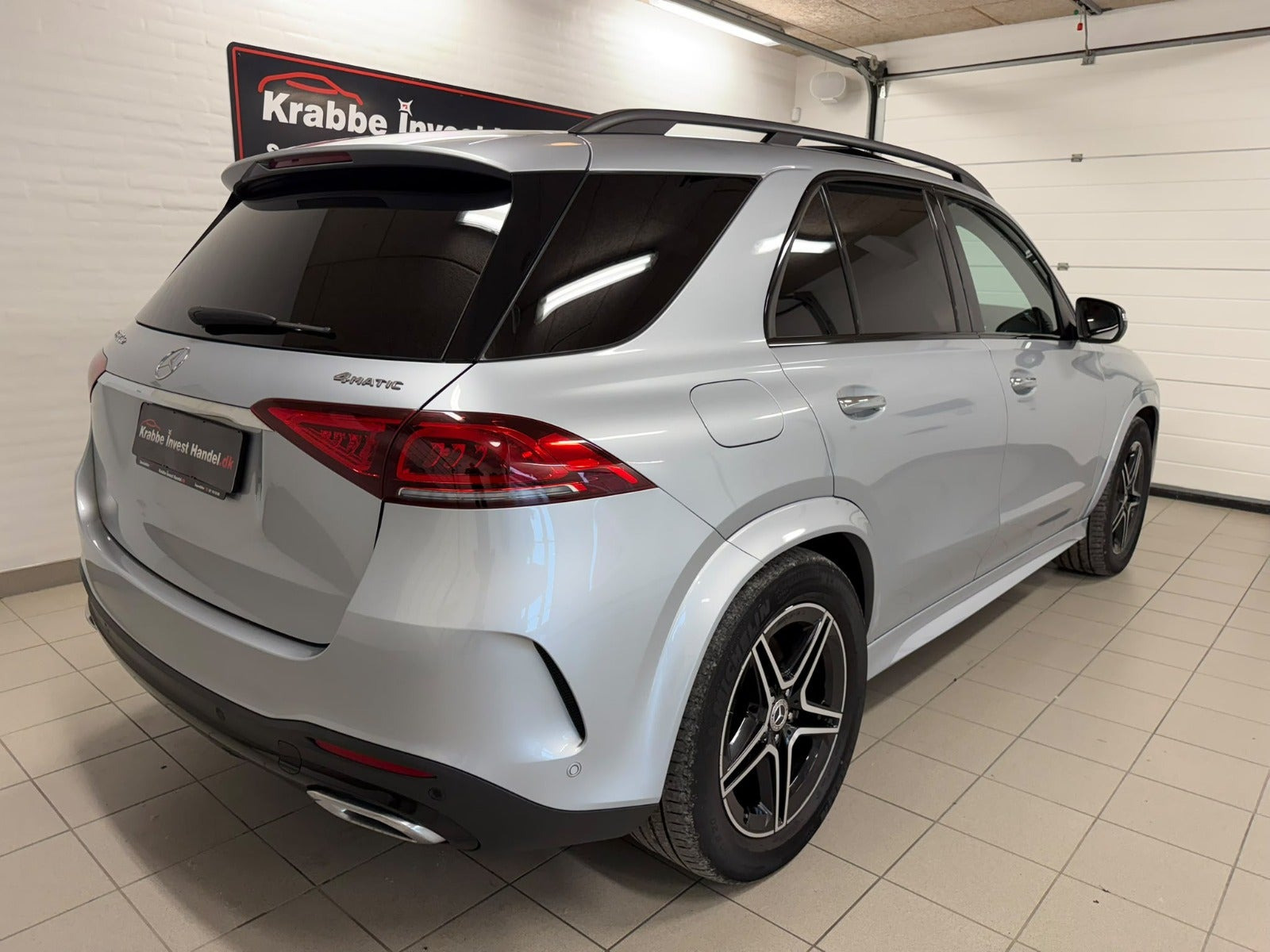 Sølv Mercedes GLE350 de fra 2022