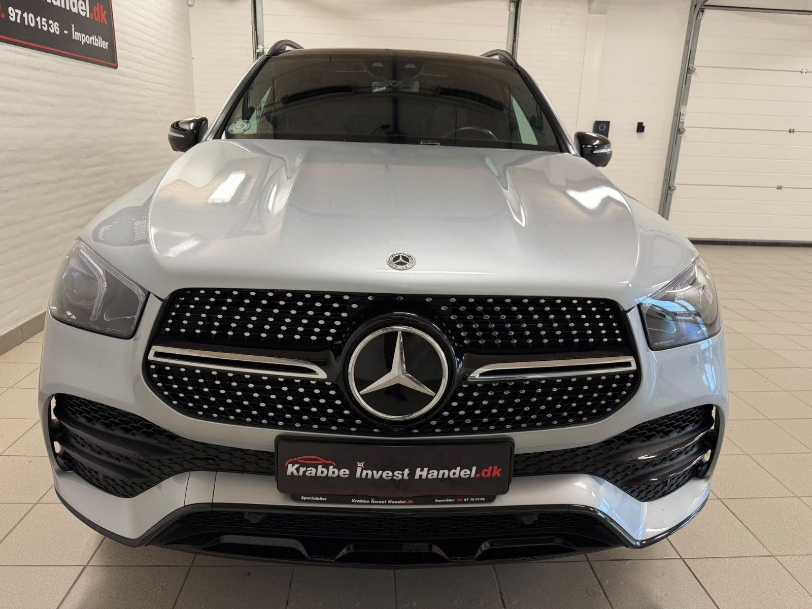 Sølv Mercedes GLE350 de fra 2022