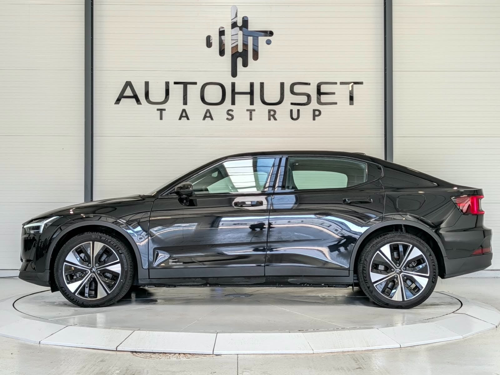 Sort Polestar 2 fra 2024
