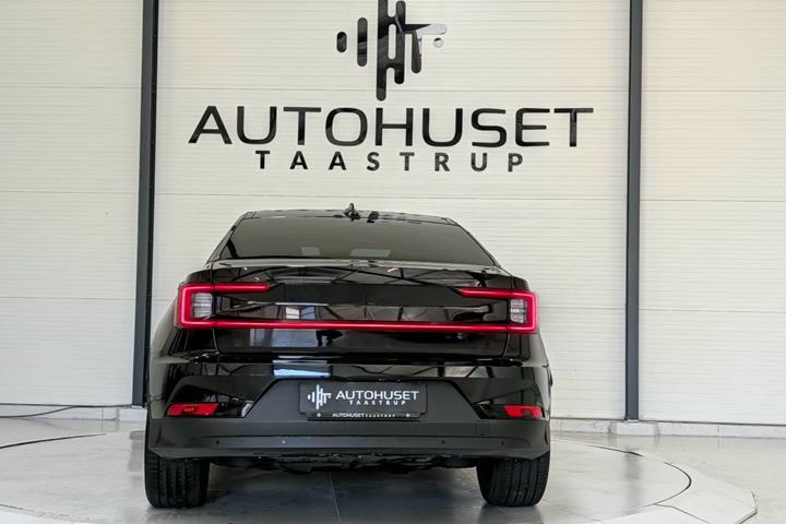 Sort Polestar 2 fra 2024