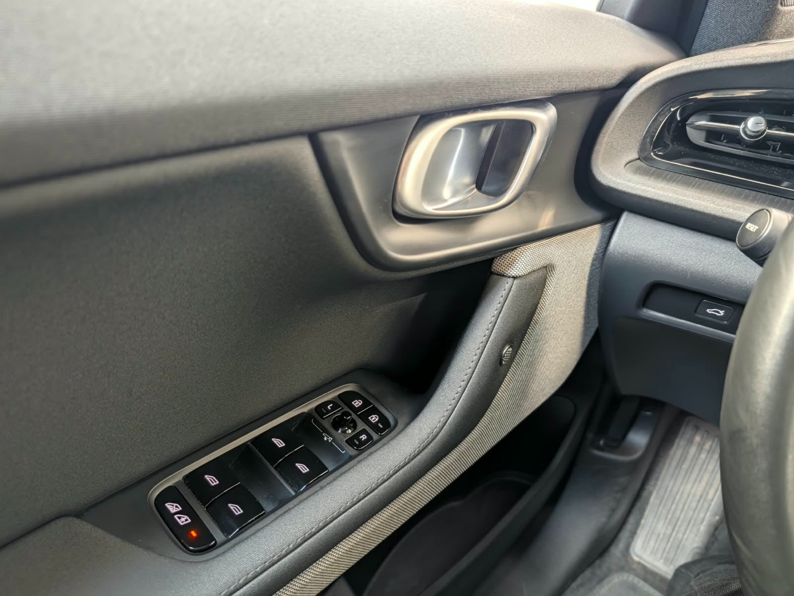 Sort Polestar 2 fra 2024