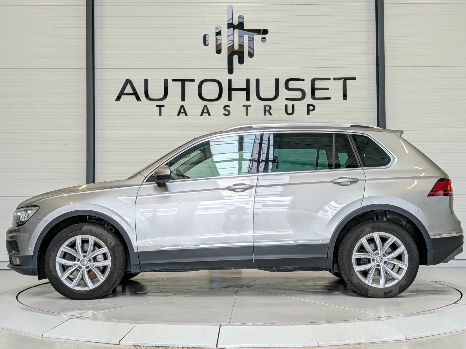Sølv VW Tiguan fra 2018