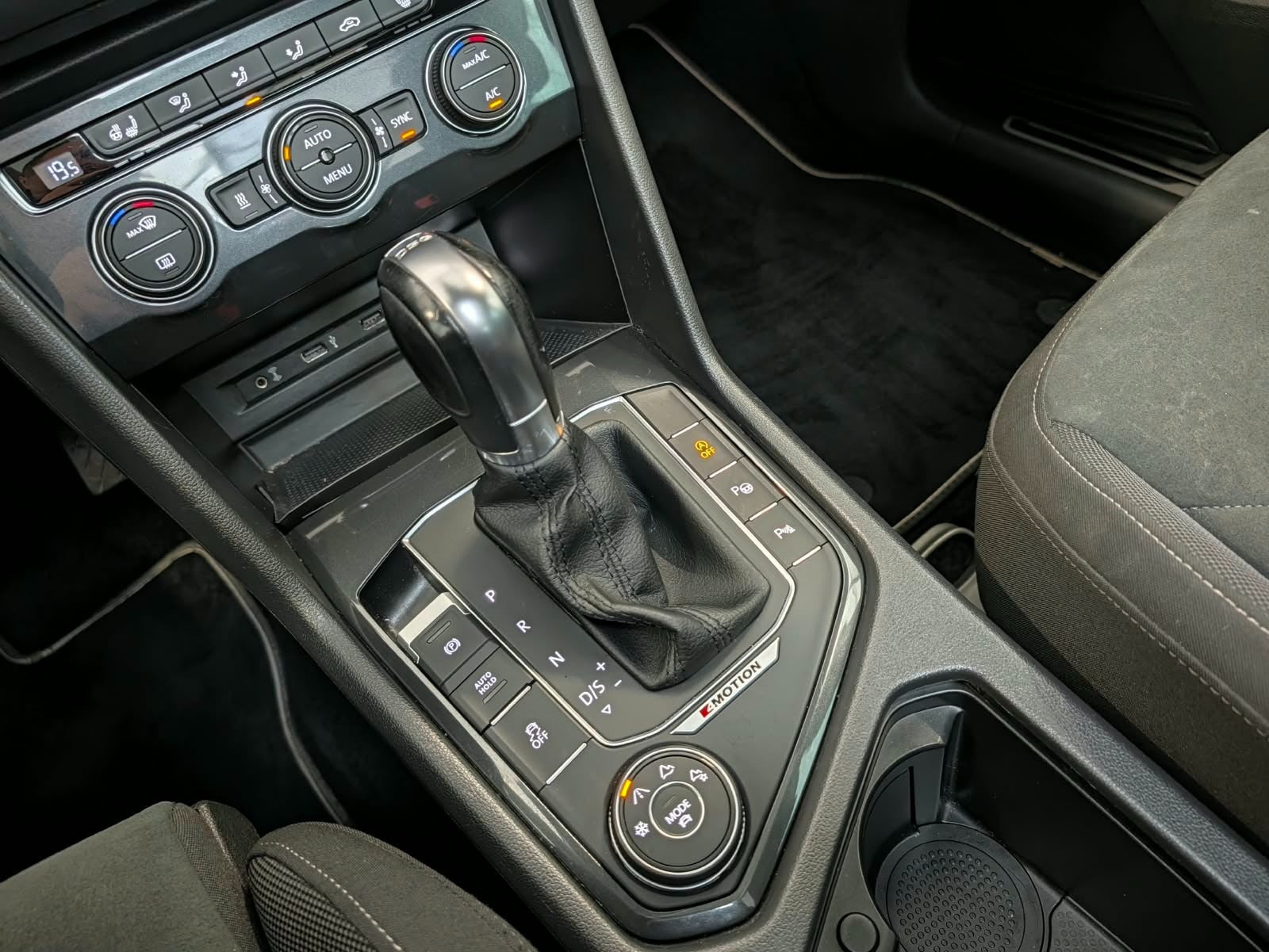 Sølv VW Tiguan fra 2018
