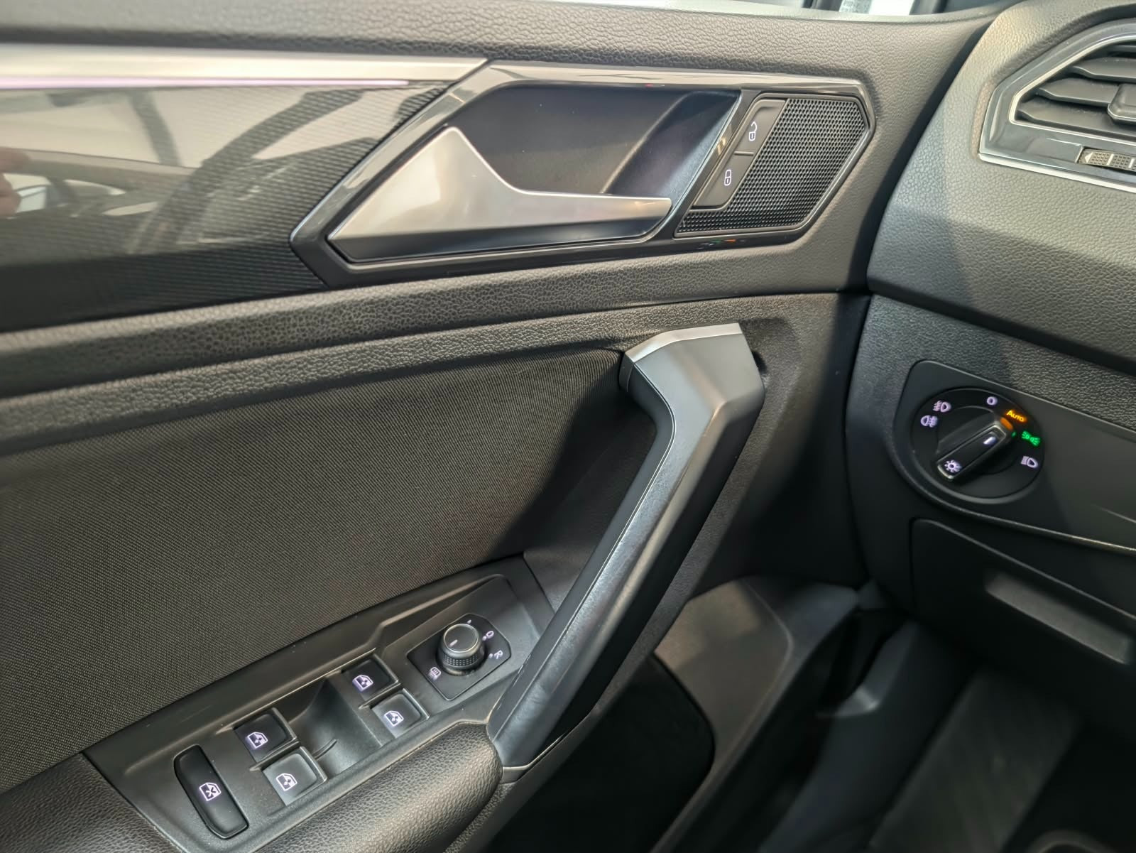 Sølv VW Tiguan fra 2018