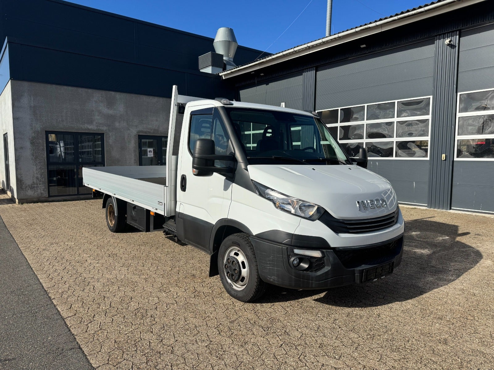 Hvid Iveco Daily fra 2019