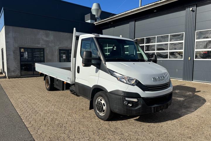 Hvid Iveco Daily fra 2019