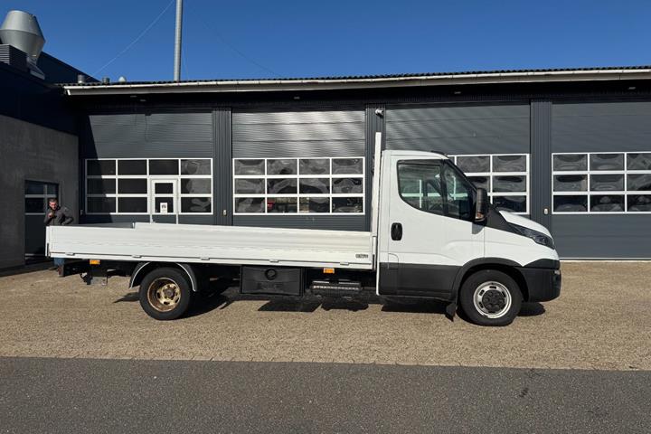 Hvid Iveco Daily fra 2019