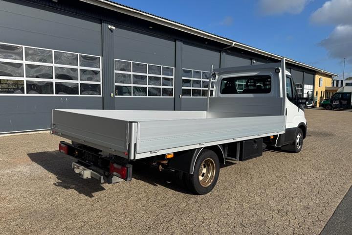 Hvid Iveco Daily fra 2019