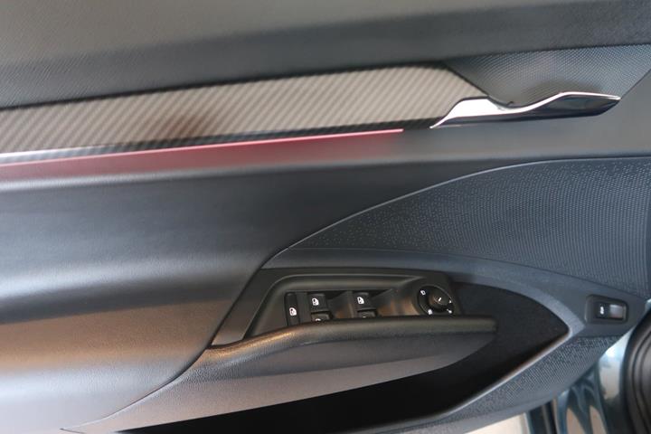Grå Skoda Enyaq fra 2021