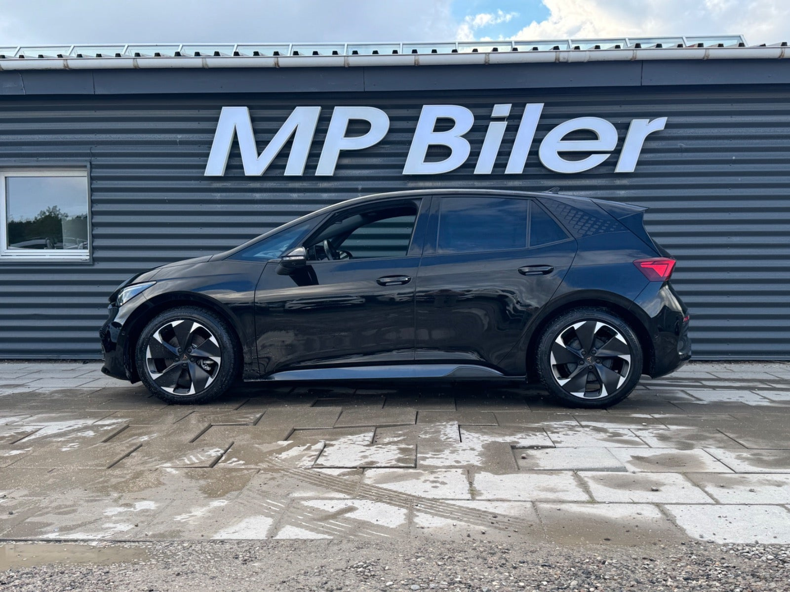 Sort Cupra Born fra 2026
