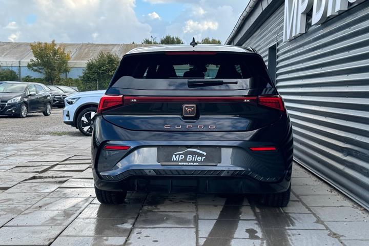 Sort Cupra Born fra 2026