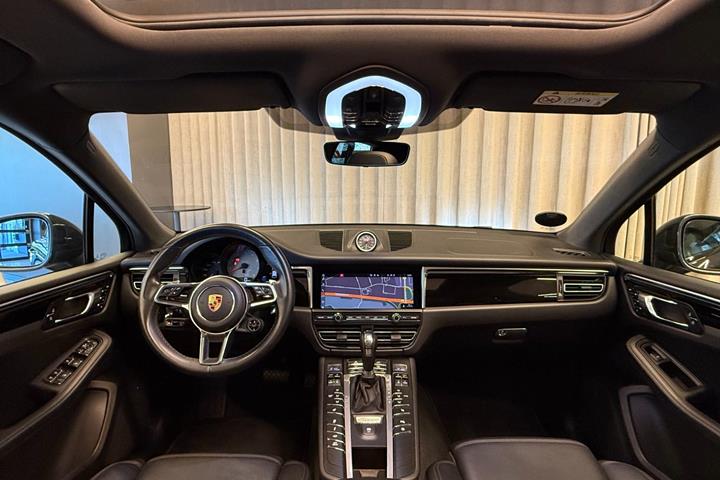 Grå Porsche Macan S fra 2020