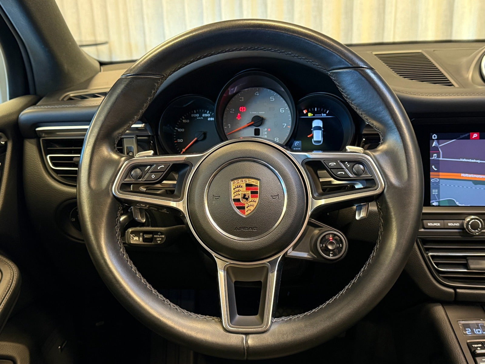 Grå Porsche Macan S fra 2020