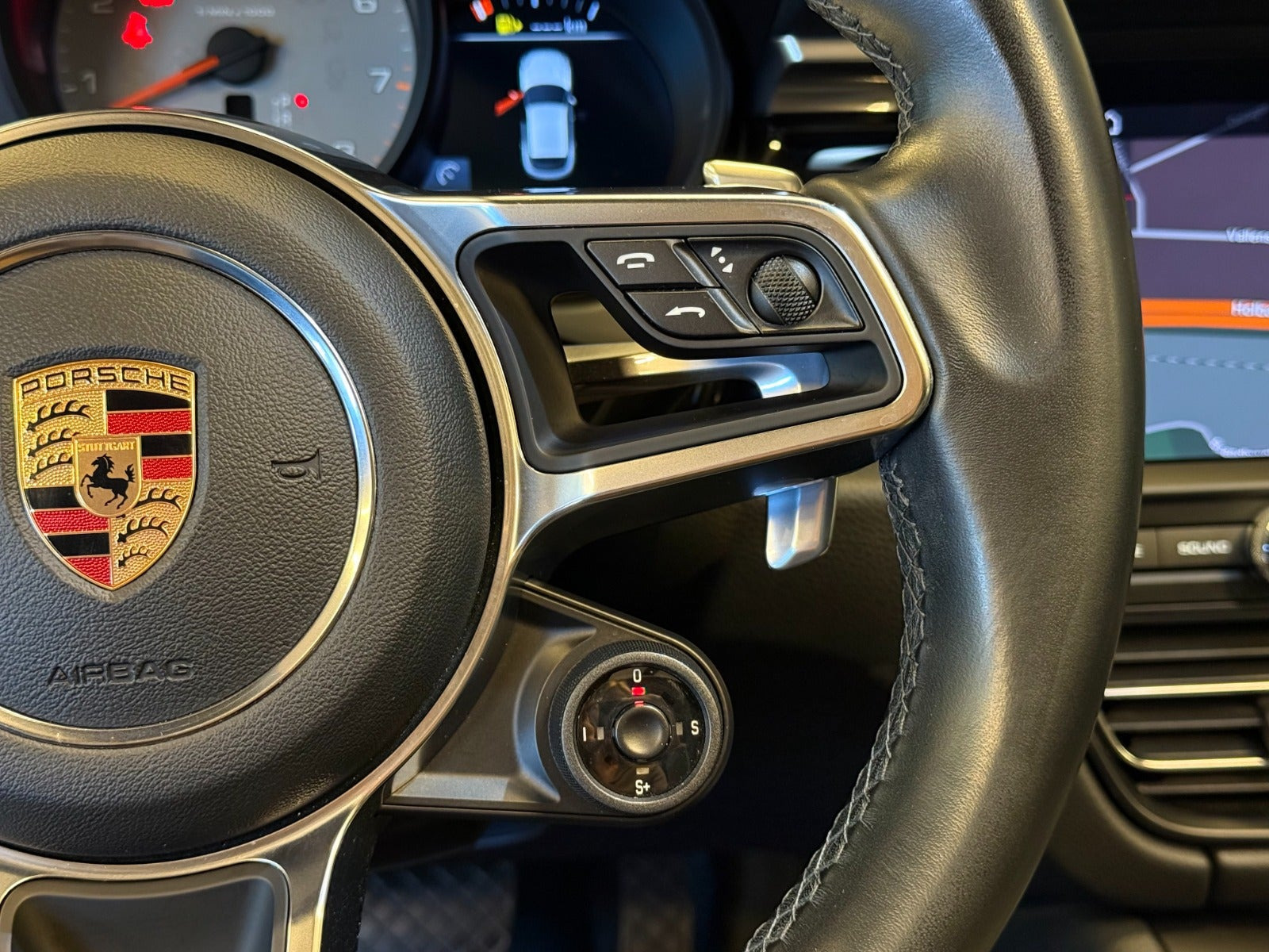 Grå Porsche Macan S fra 2020