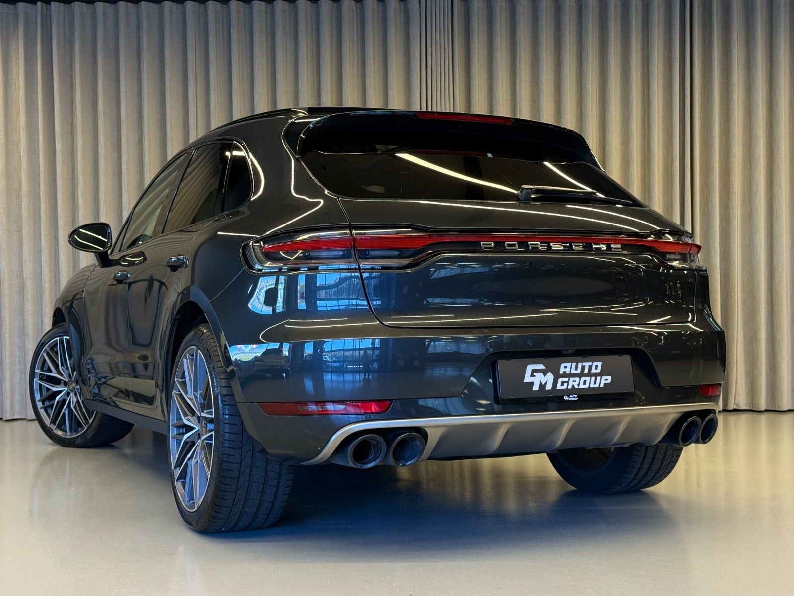 Grå Porsche Macan S fra 2020