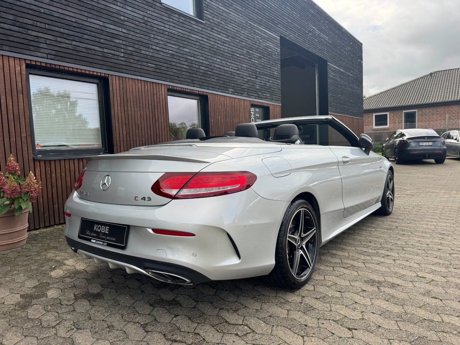 Sølv Mercedes C43 fra 2017