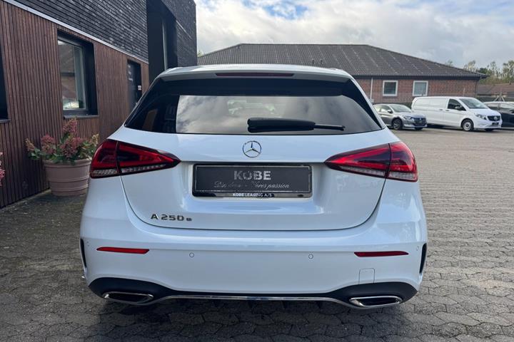 Hvid Mercedes A250 e fra 2022