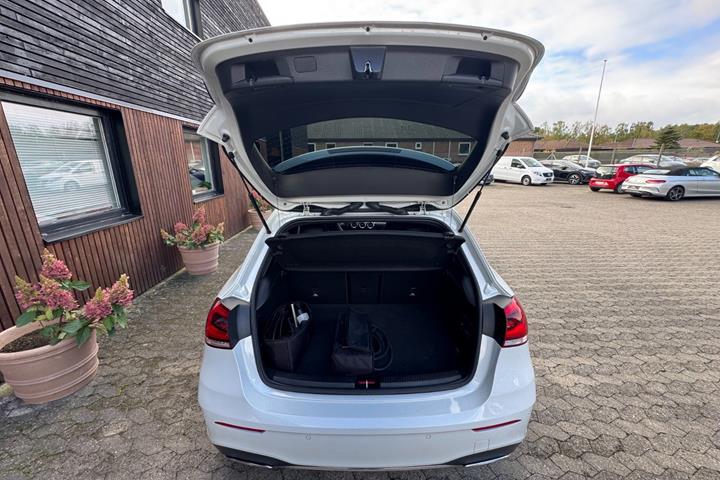 Hvid Mercedes A250 e fra 2022