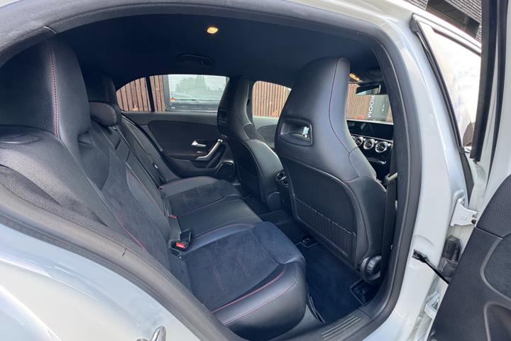 Hvid Mercedes A250 e fra 2022