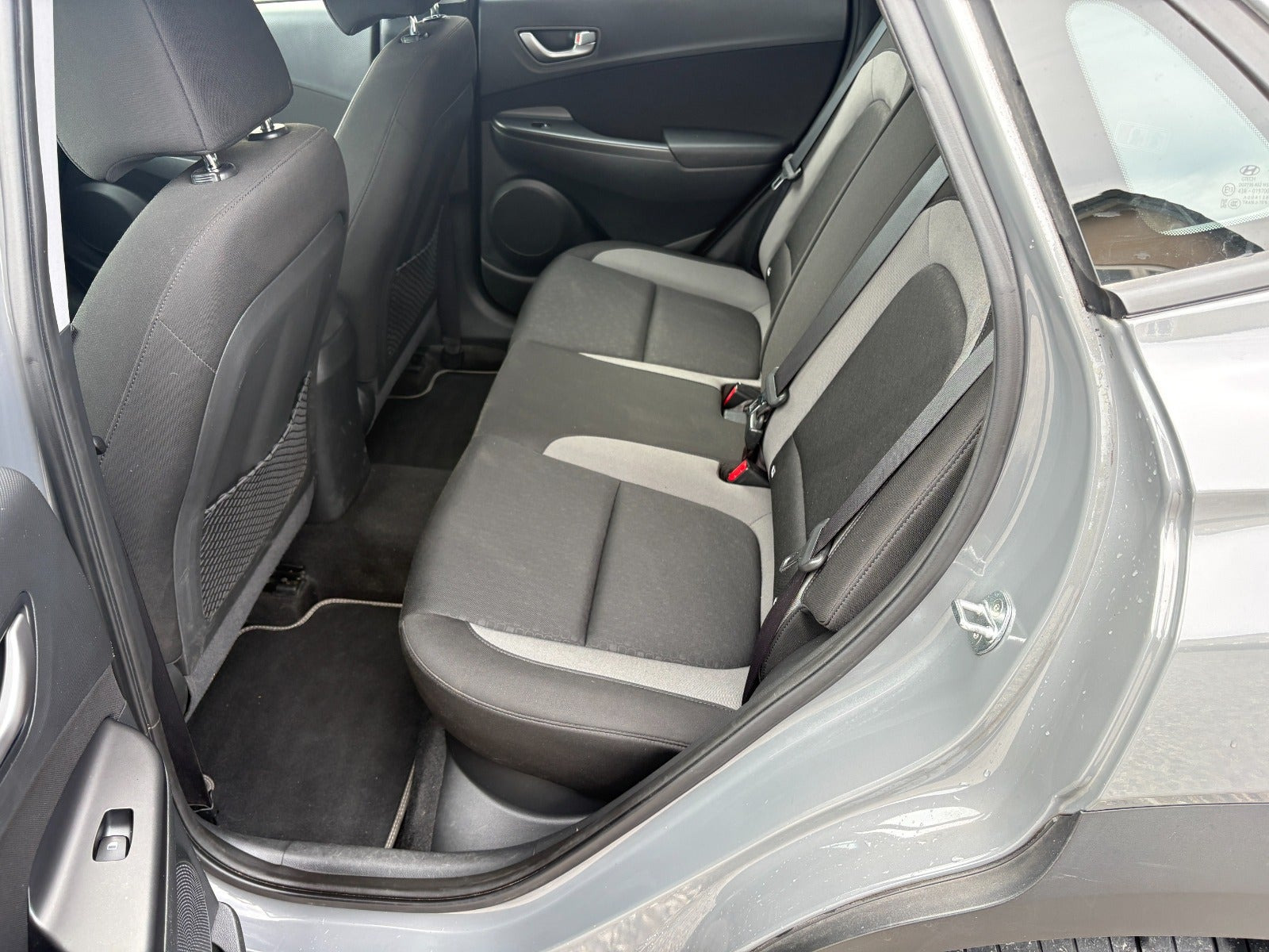 Grå Hyundai Kona fra 2020