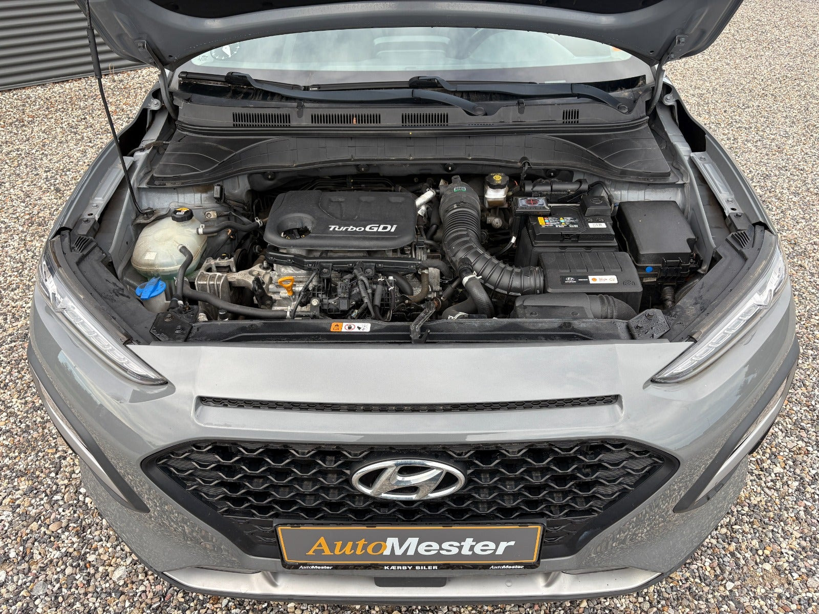 Grå Hyundai Kona fra 2020