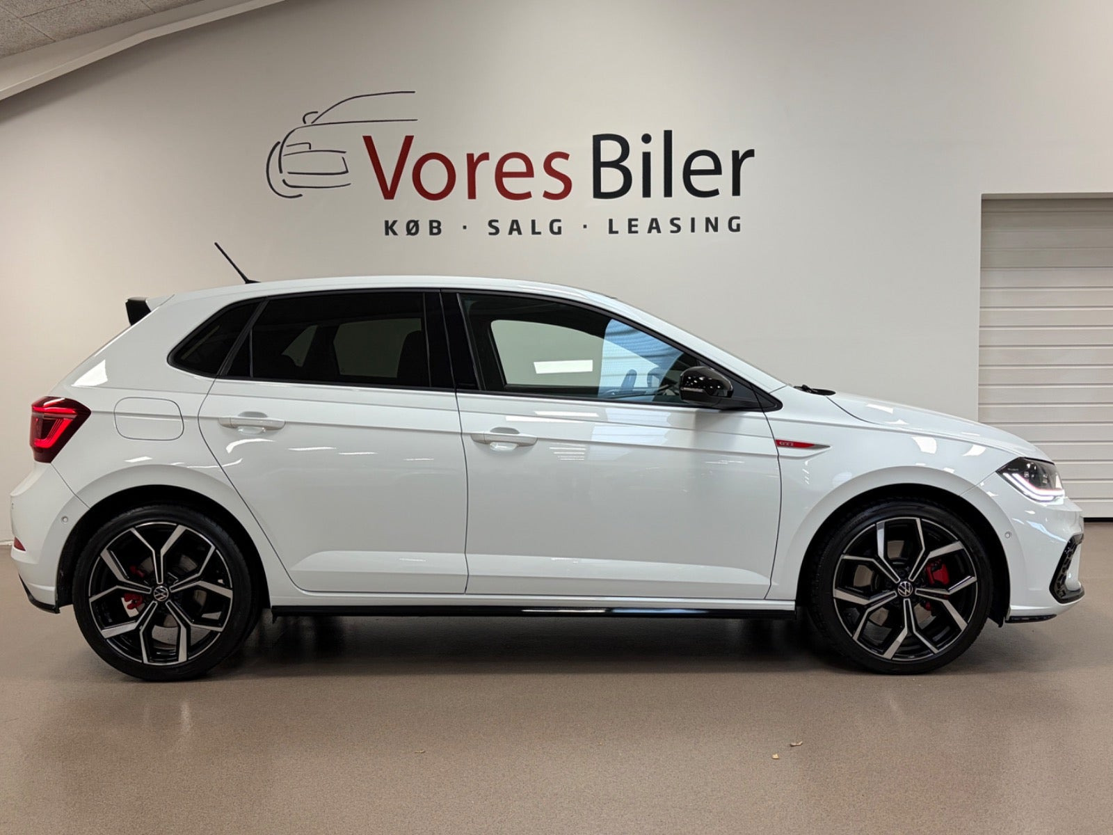 Hvid VW Polo fra 2022