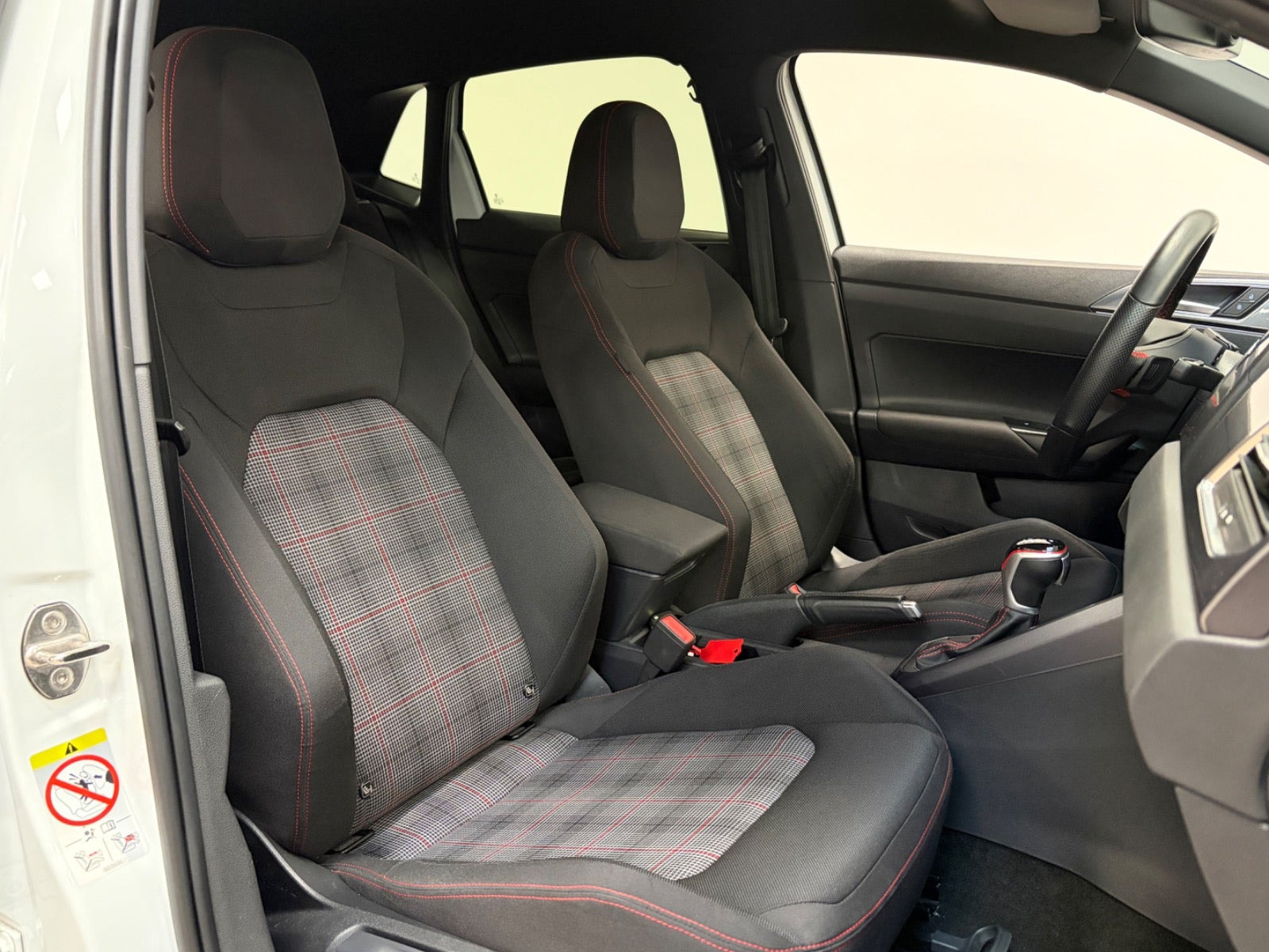 Hvid VW Polo fra 2022