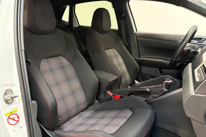 Hvid VW Polo fra 2022