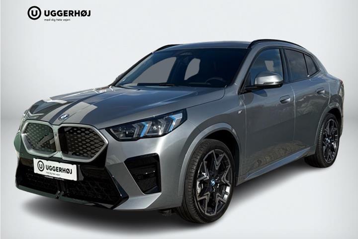 Grå BMW iX2 fra 2025