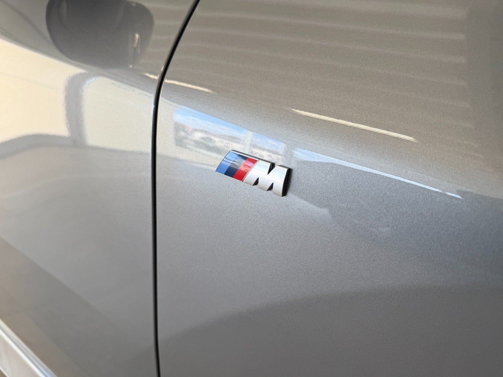 Grå BMW iX2 fra 2025