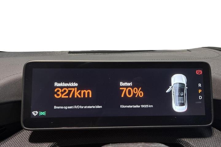 Sort Polestar 4 fra 2026