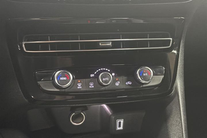 Sort Opel Mokka-e fra 2025