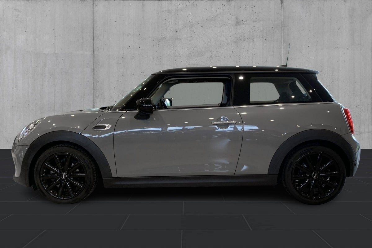 Grå Mini Cooper fra 2020