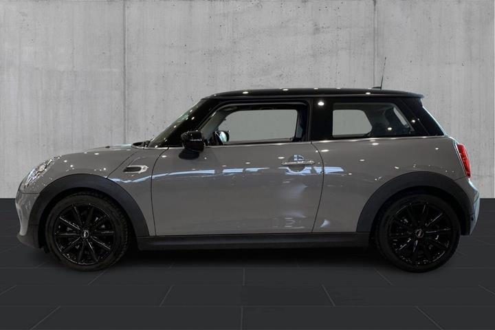 Grå Mini Cooper fra 2020